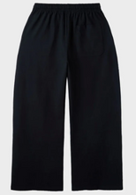 Load image into Gallery viewer, Happy Memories Don&#39;t Die Chim World Sweats &quot;Black&quot;
